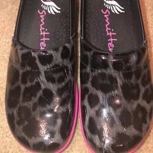 Smitten nursing shoes